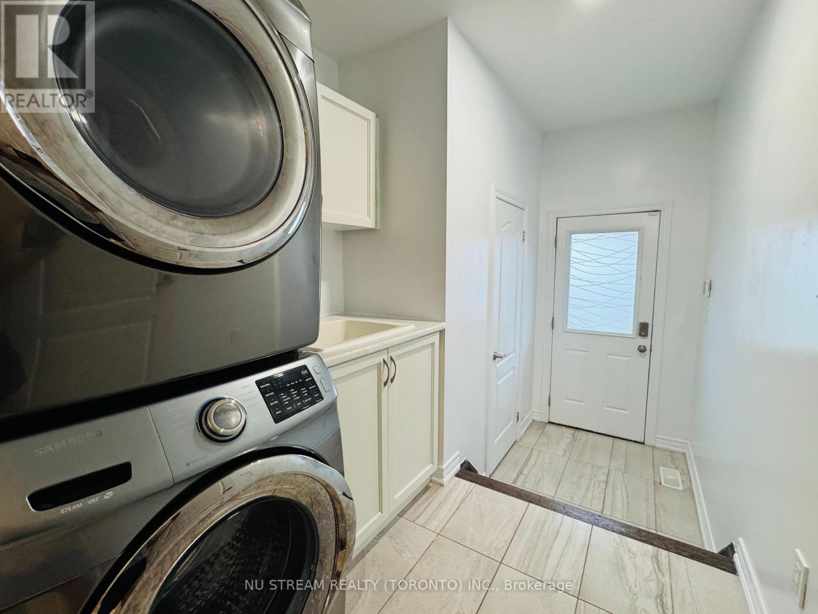 194 Paradelle Drive, Richmond Hill (Oak Ridges Lake Wilcox), Ontario  L4E 0E4 - Photo 14 - N12211552