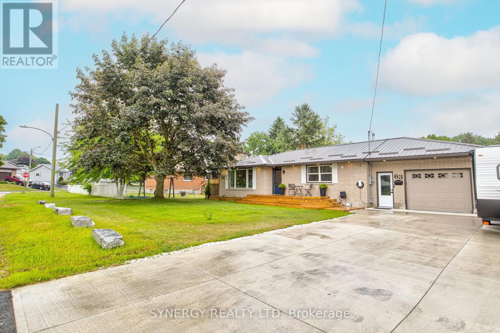 63 Earle Street, Tillsonburg, Ontario  N4G 2M5 - Photo 2 - X12211568