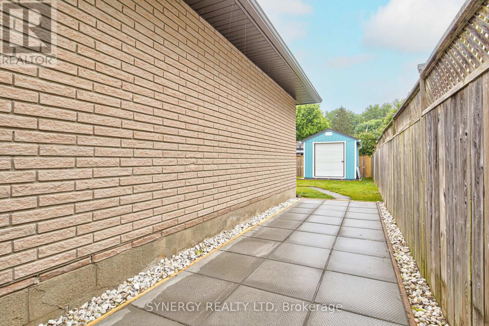 63 Earle Street, Tillsonburg, Ontario  N4G 2M5 - Photo 40 - X12211568