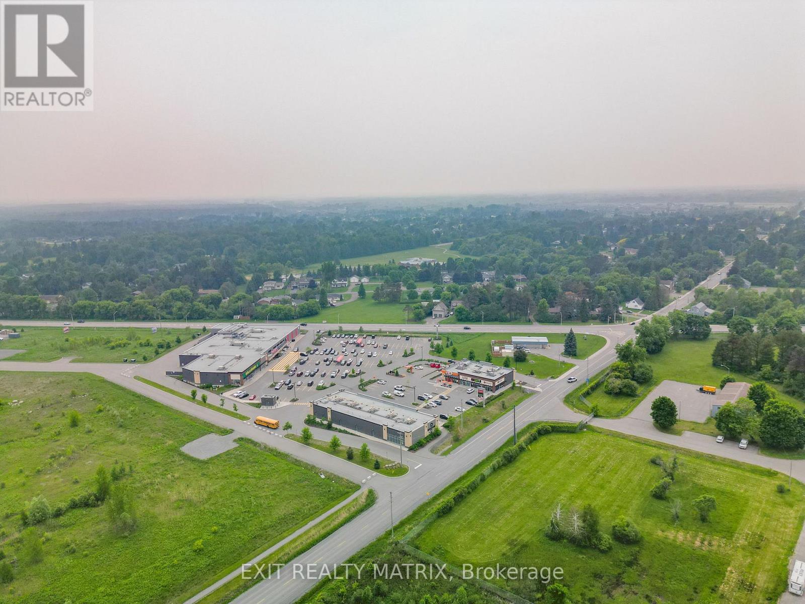 8049 Adam Baker Way, Ottawa, Ontario  K0A 2P0 - Photo 46 - X12211560