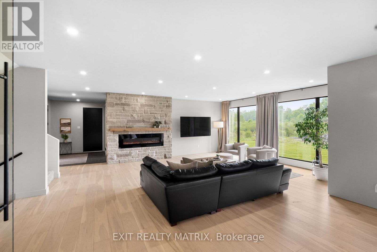 8049 Adam Baker Way, Ottawa, Ontario  K0A 2P0 - Photo 7 - X12211560
