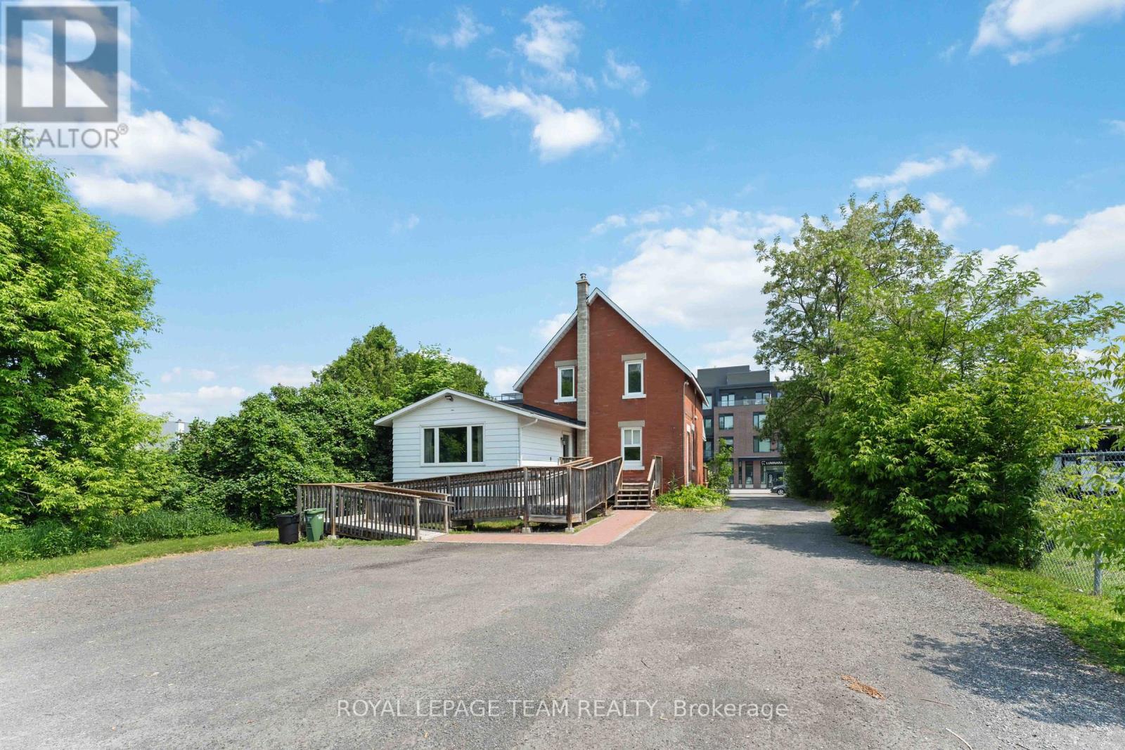 1 - 1538 Stittsville Main Street, Ottawa, Ontario  K2S 1N7 - Photo 3 - X12211581