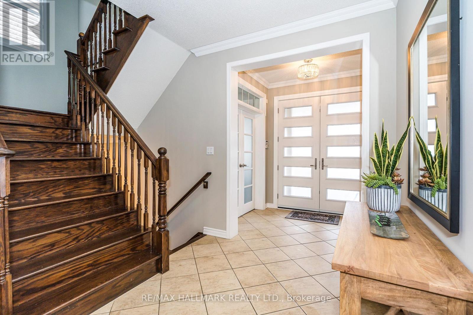 765 Boughton Crescent, Milton, Ontario  L9T 0E3 - Photo 5 - W12211549