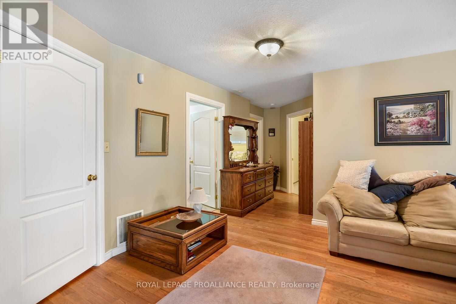 2111 County Road 2 Road E, Edwardsburgh/cardinal, Ontario  K0E 1T1 - Photo 13 - X12211574