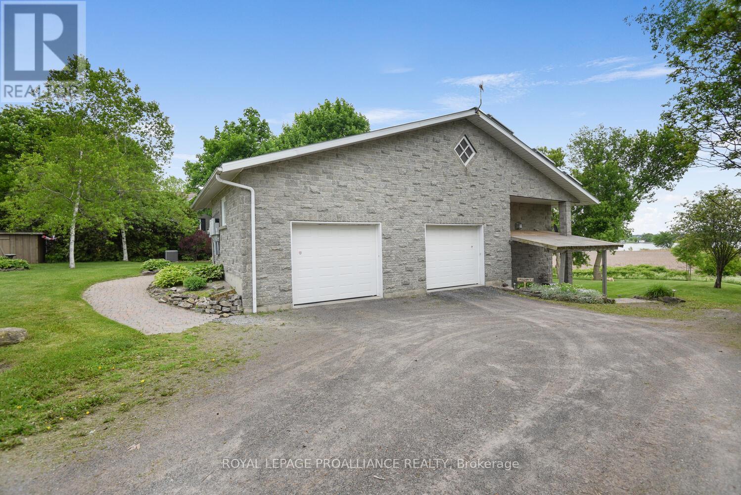 2111 County Road 2 Road E, Edwardsburgh/cardinal, Ontario  K0E 1T1 - Photo 3 - X12211574