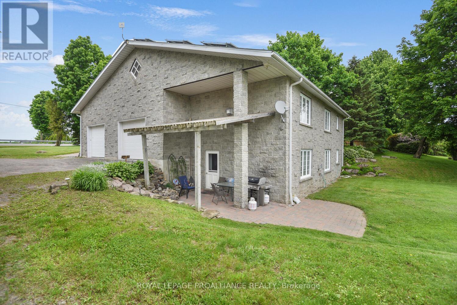 2111 County Road 2 Road E, Edwardsburgh/cardinal, Ontario  K0E 1T1 - Photo 4 - X12211574