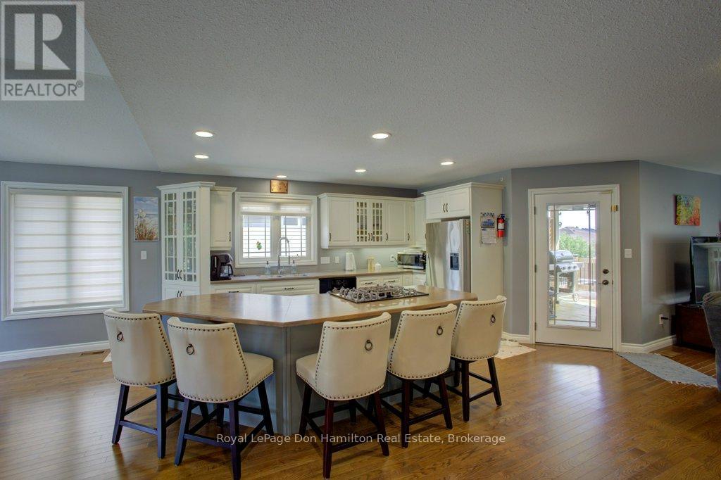 160 Armstrong Street W, North Perth, Ontario  N4W 3V8 - Photo 6 - X12211566