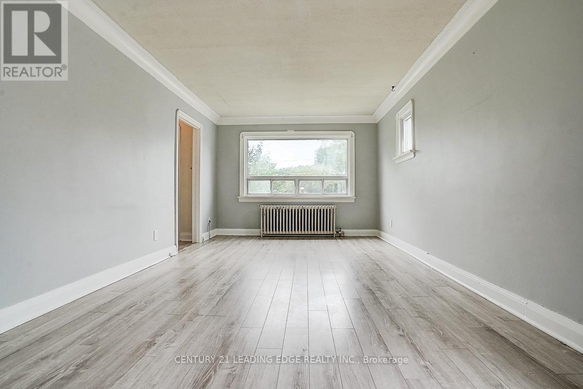 1173 Islington Avenue E, Toronto, Ontario  M8Z 4S8 - Photo 15 - W12207931