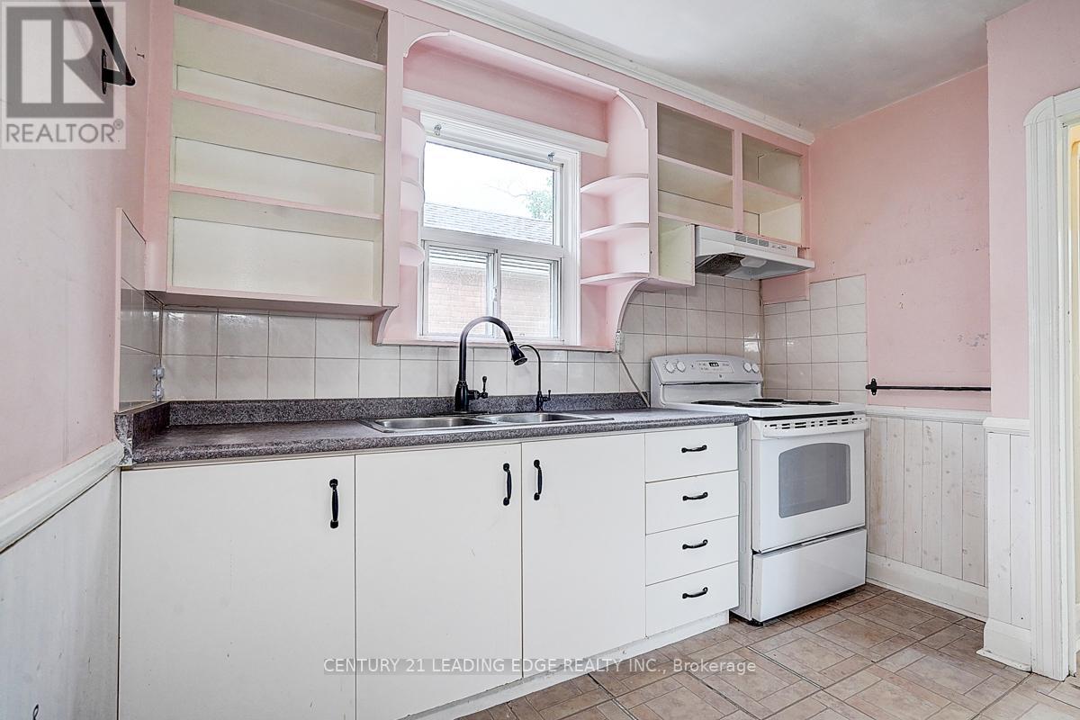 1173 Islington Avenue E, Toronto, Ontario  M8Z 4S8 - Photo 18 - W12207931