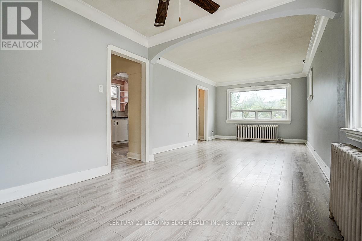 1173 Islington Avenue E, Toronto, Ontario  M8Z 4S8 - Photo 16 - W12207931