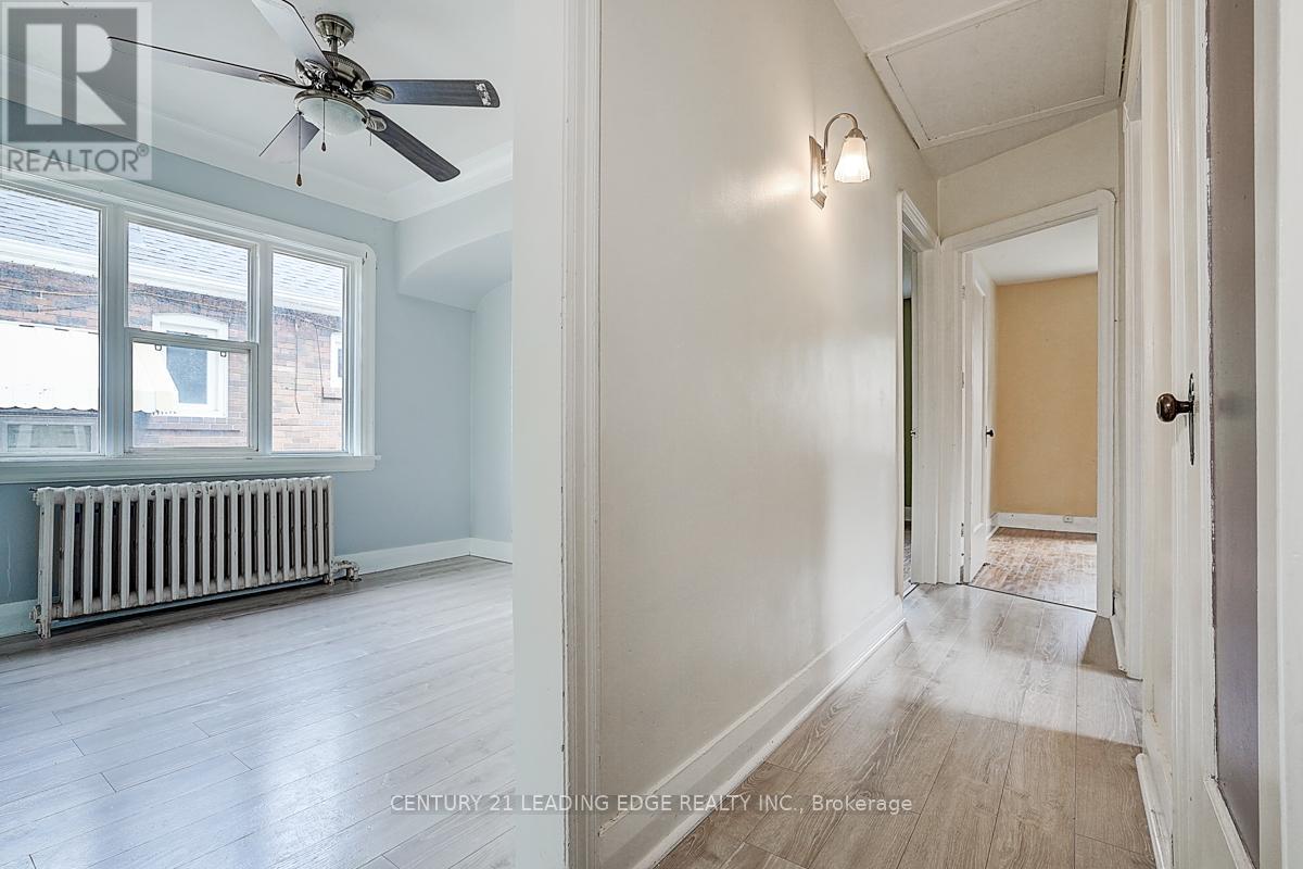1173 Islington Avenue E, Toronto, Ontario  M8Z 4S8 - Photo 22 - W12207931