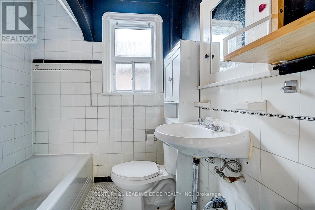 1173 Islington Avenue E, Toronto, Ontario  M8Z 4S8 - Photo 29 - W12207931