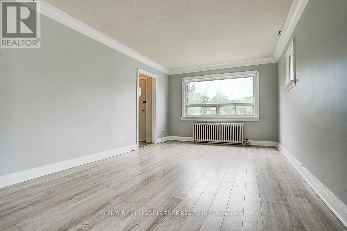 1173 Islington Avenue E, Toronto, Ontario  M8Z 4S8 - Photo 14 - W12207931