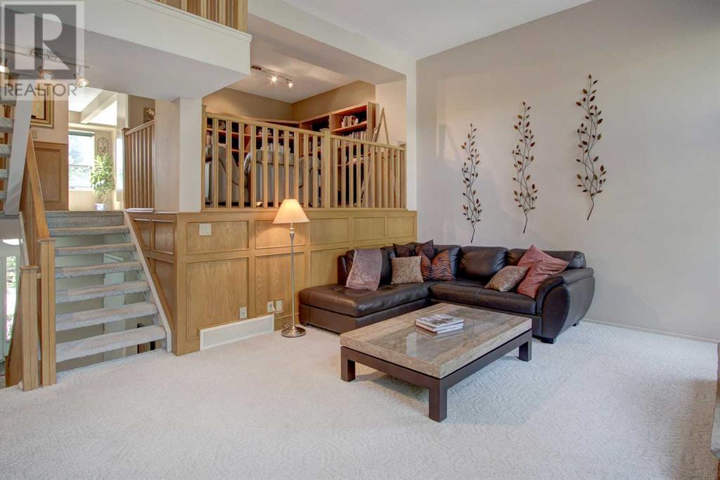 Property at 2, 185 Woodridge Drive SW image 5