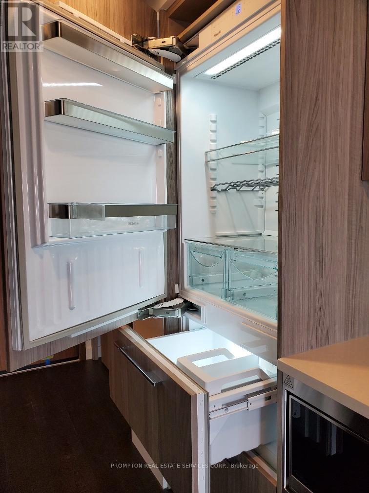 1019 - 3 Concord Cityplace Way, Toronto, Ontario  M5V 0X4 - Photo 8 - C12211159
