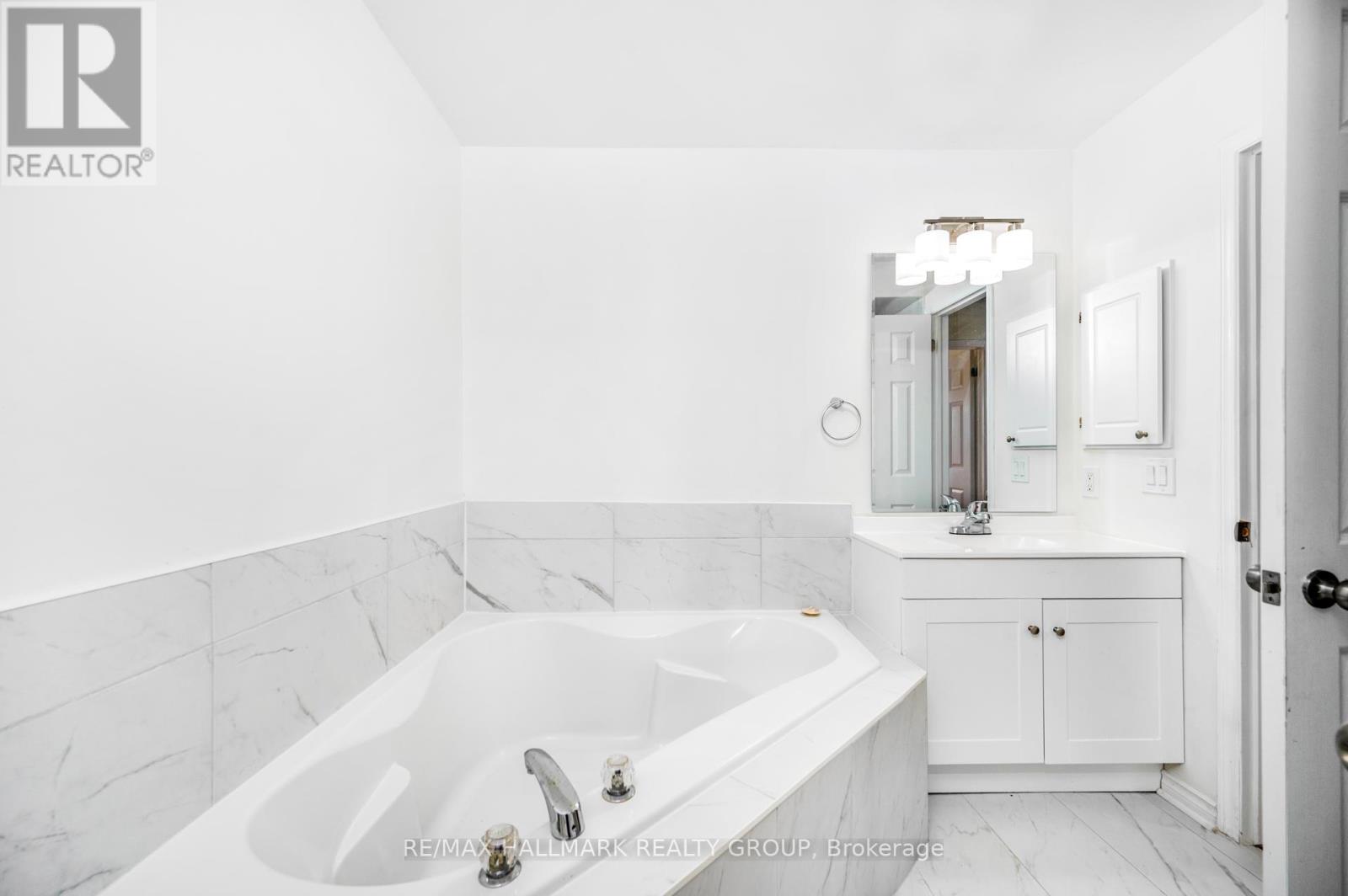 73 Palmadeo Drive, Ottawa, Ontario  K2J 4Z3 - Photo 14 - X12211631