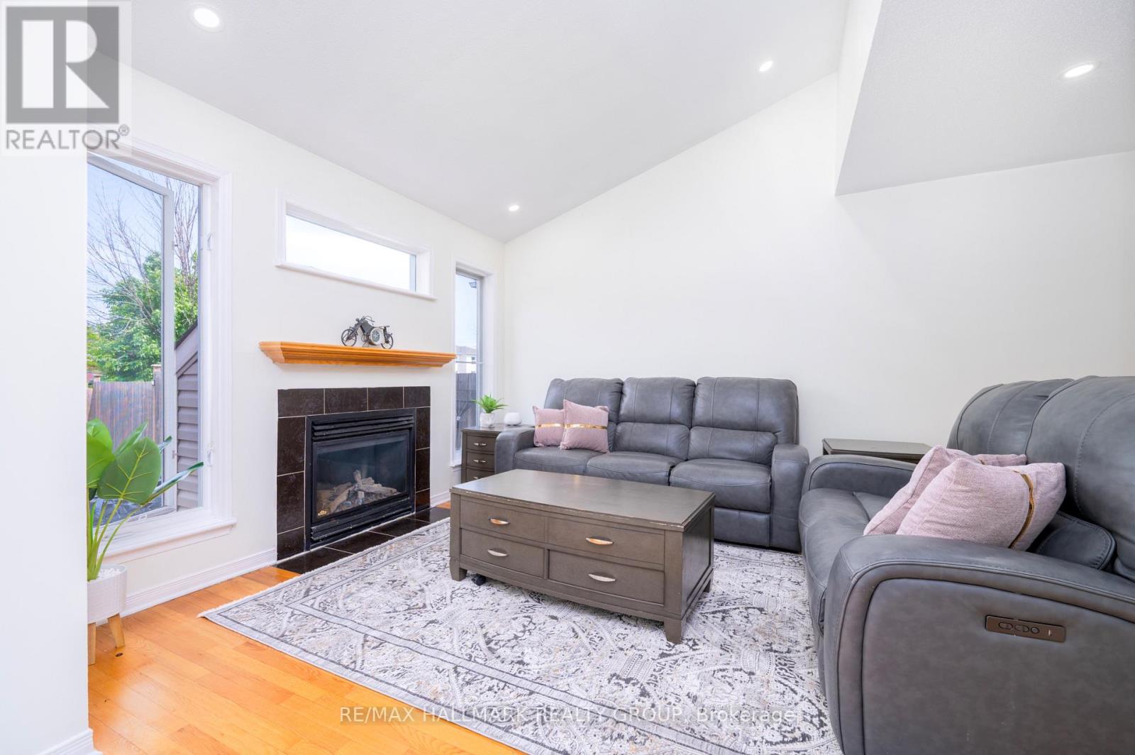 73 Palmadeo Drive, Ottawa, Ontario  K2J 4Z3 - Photo 6 - X12211631