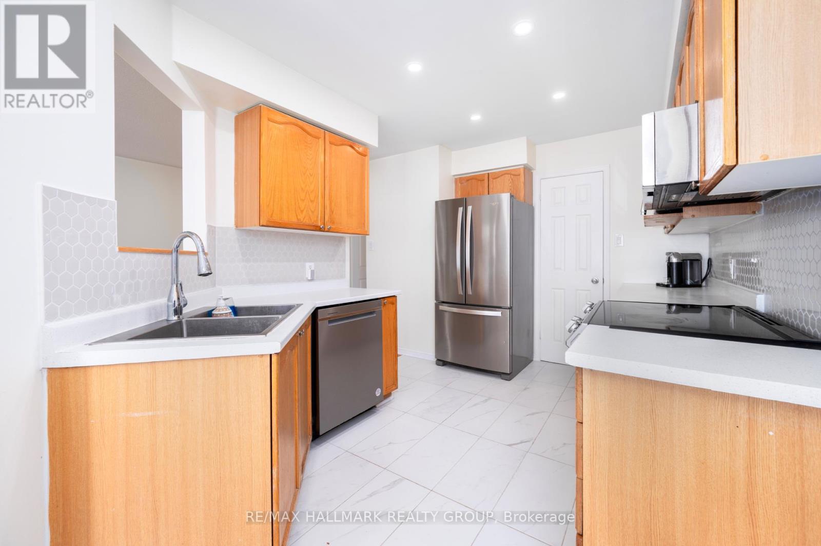 73 Palmadeo Drive, Ottawa, Ontario  K2J 4Z3 - Photo 9 - X12211631