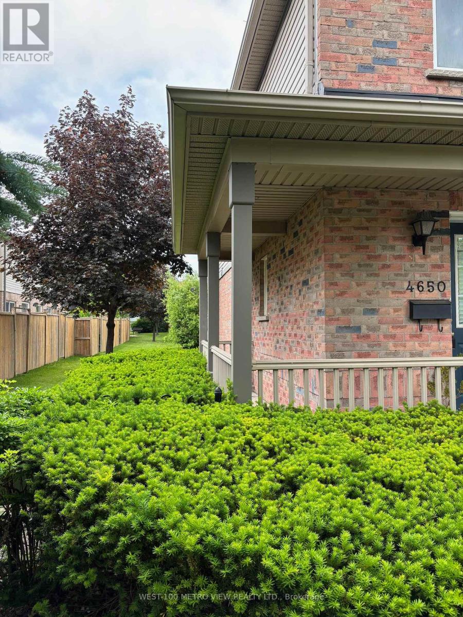 4650 Kimbermount Avenue, Mississauga, Ontario  L5M 5W7 - Photo 2 - W12211562