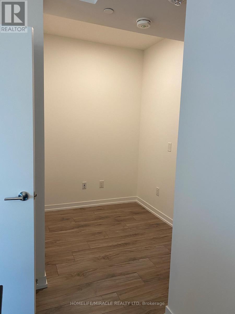 1311 - 4065 Confederation Parkway, Mississauga, Ontario  L5B 0L4 - Photo 11 - W12211575
