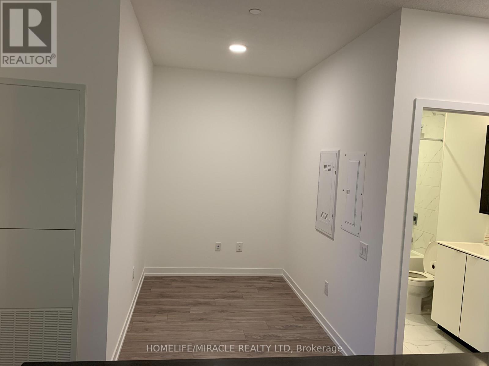 1311 - 4065 Confederation Parkway, Mississauga, Ontario  L5B 0L4 - Photo 5 - W12211575