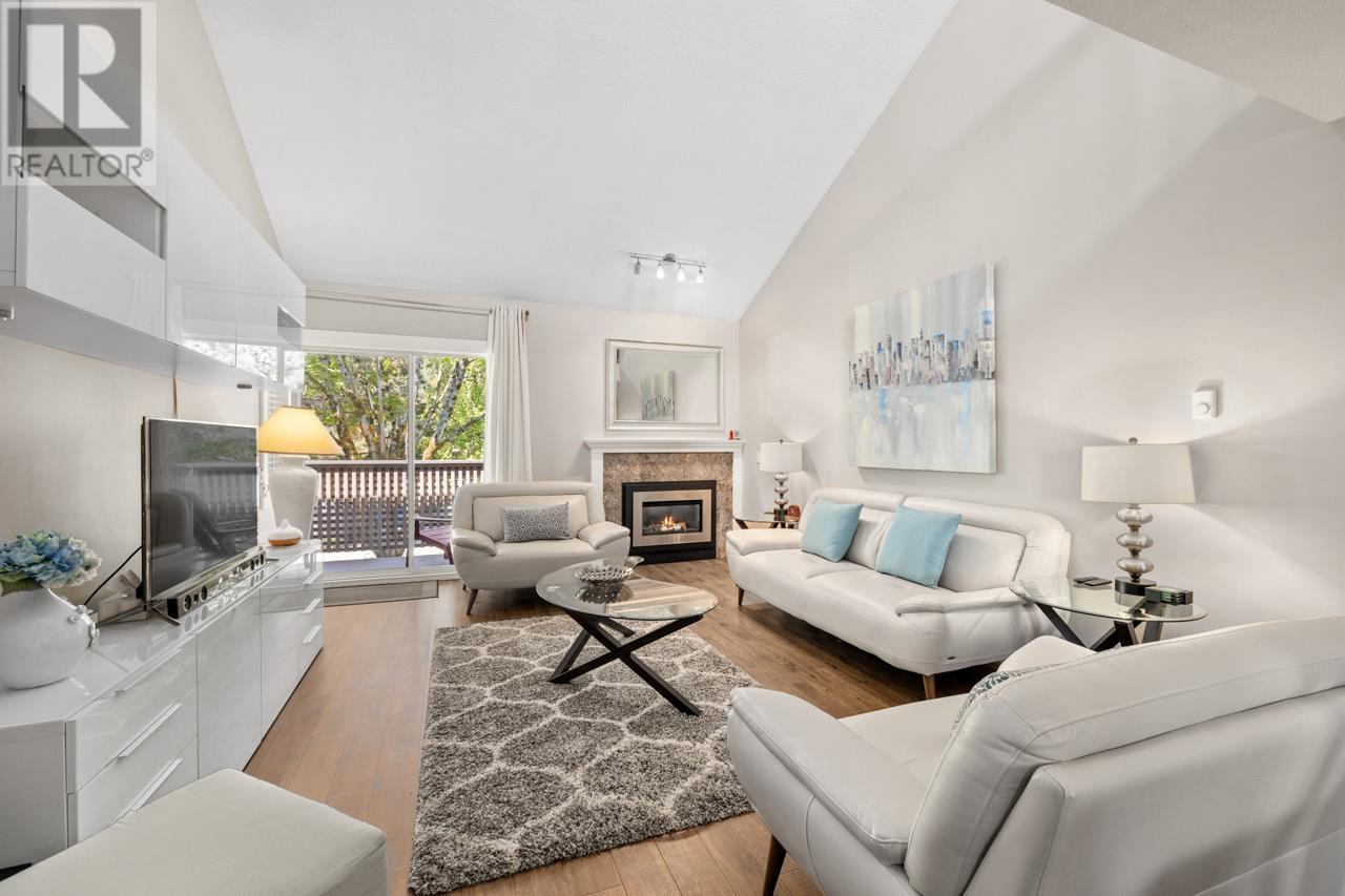 916 ROCHE POINT DRIVE, North Vancouver, British Columbia