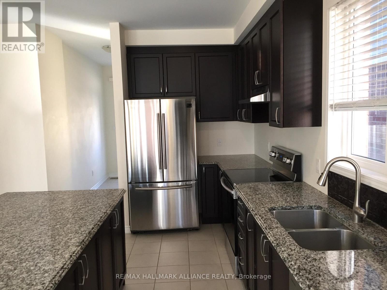 28 Wannamaker Crescent, Cambridge, Ontario  N3H 4R6 - Photo 11 - X12211570