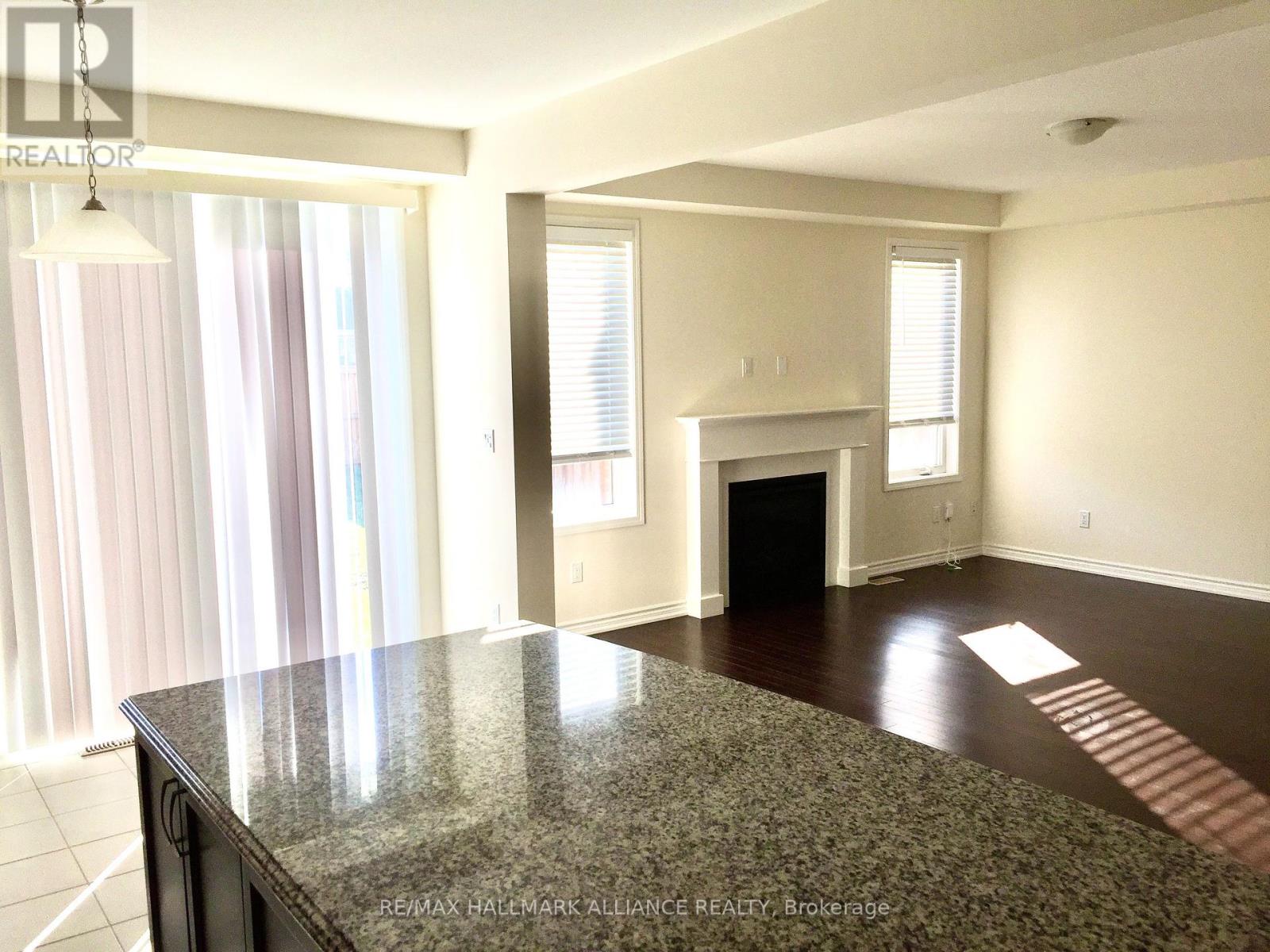 28 Wannamaker Crescent, Cambridge, Ontario  N3H 4R6 - Photo 2 - X12211570