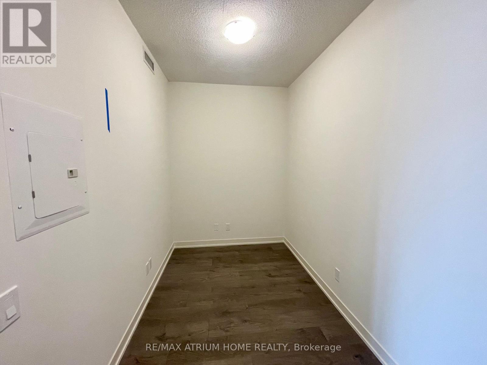 2102 - 4955 Yonge Street, Toronto, Ontario  M2N 0L8 - Photo 9 - C12211593