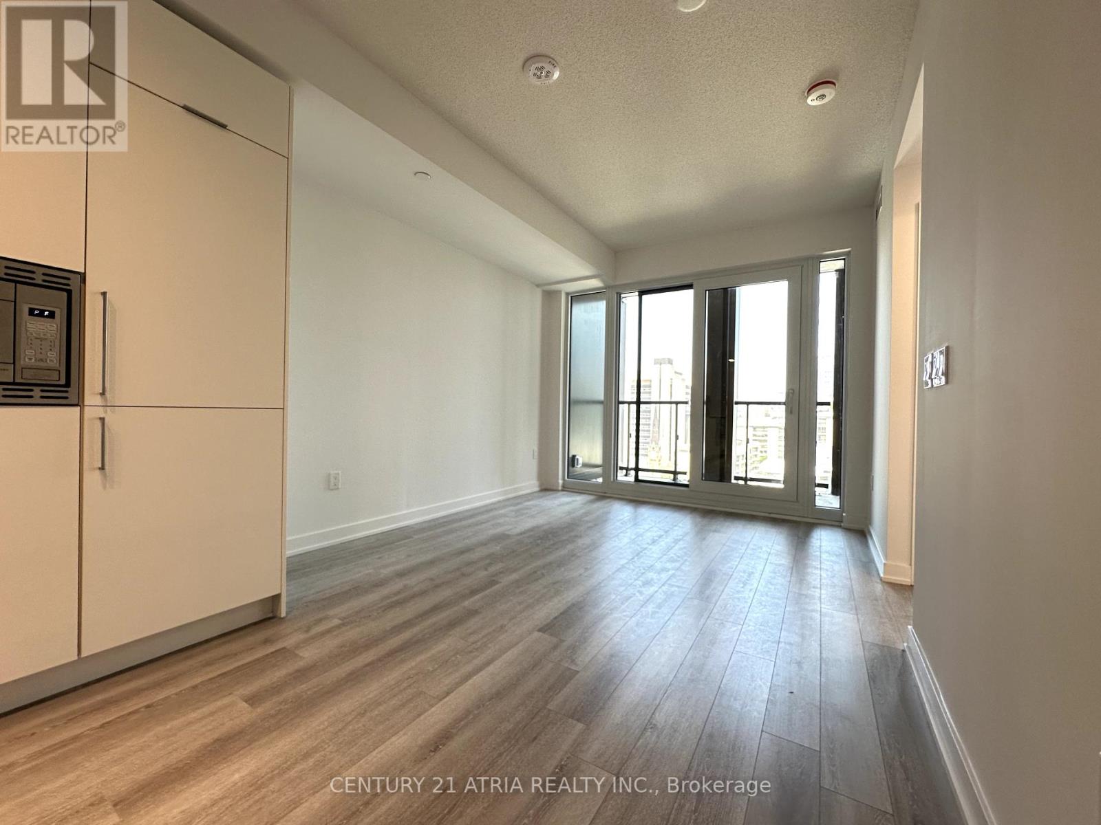1310 - 238 Simcoe Street, Toronto, Ontario  M5T 0E2 - Photo 4 - C12211602