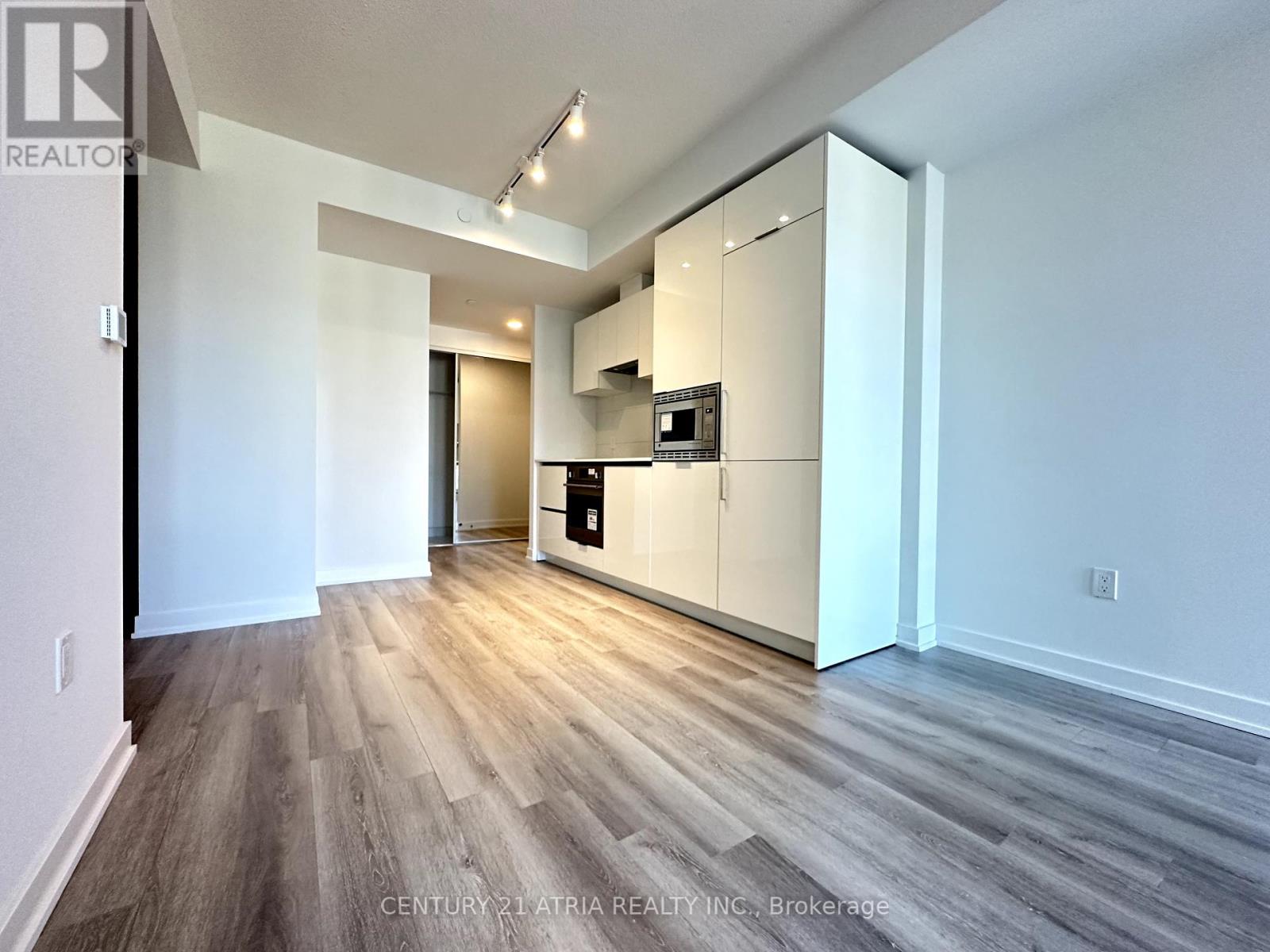 1310 - 238 Simcoe Street, Toronto, Ontario  M5T 0E2 - Photo 5 - C12211602