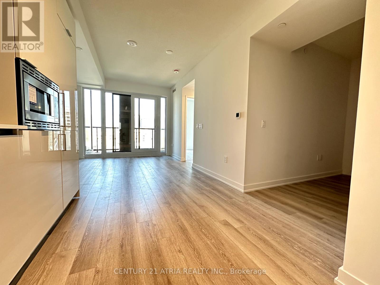 1310 - 238 Simcoe Street, Toronto, Ontario  M5T 0E2 - Photo 6 - C12211602