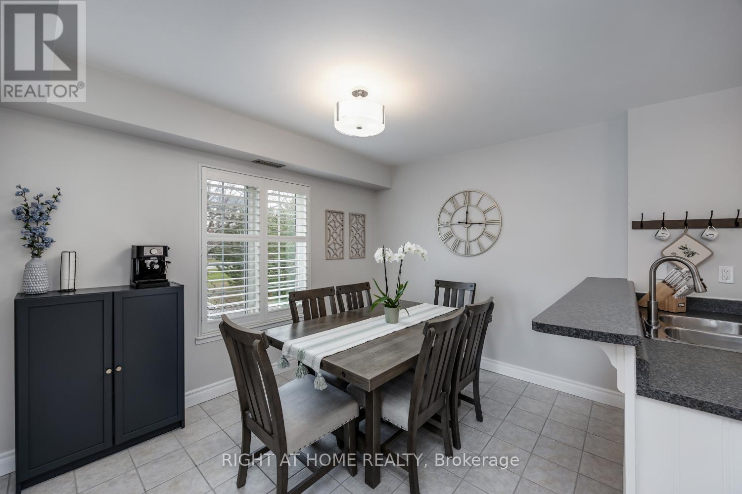206 - 102 Aspen Springs Drive, Clarington, Ontario  L1C 5N6 - Photo 11 - E12211609