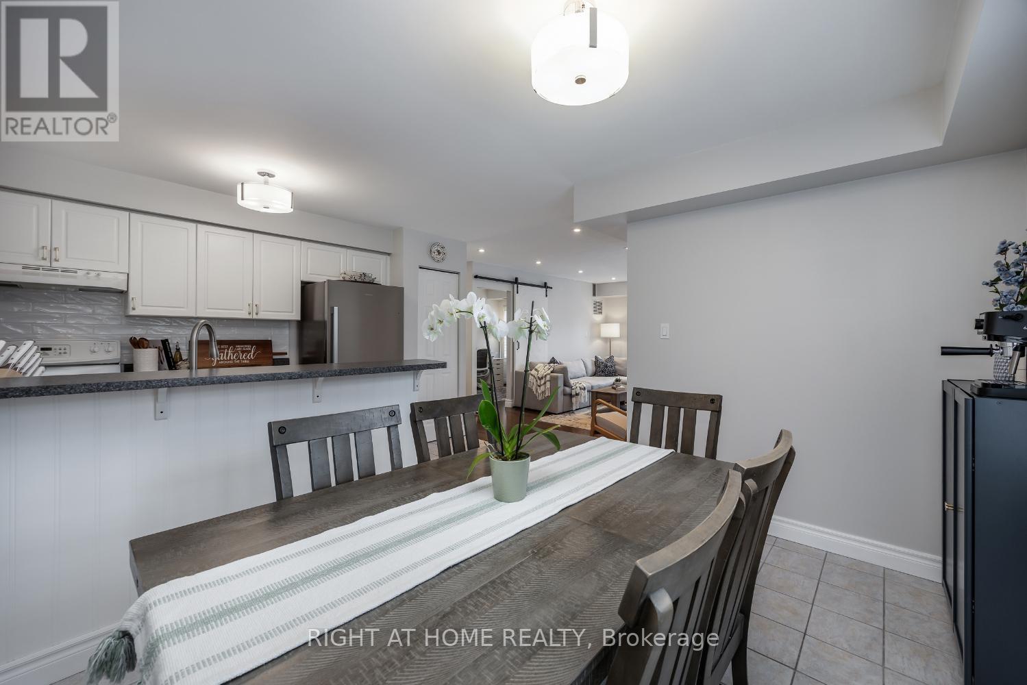 206 - 102 Aspen Springs Drive, Clarington, Ontario  L1C 5N6 - Photo 12 - E12211609