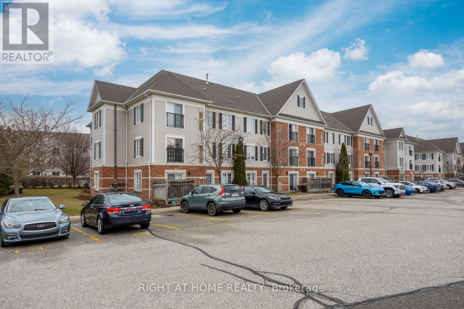 206 - 102 Aspen Springs Drive, Clarington, Ontario  L1C 5N6 - Photo 19 - E12211609