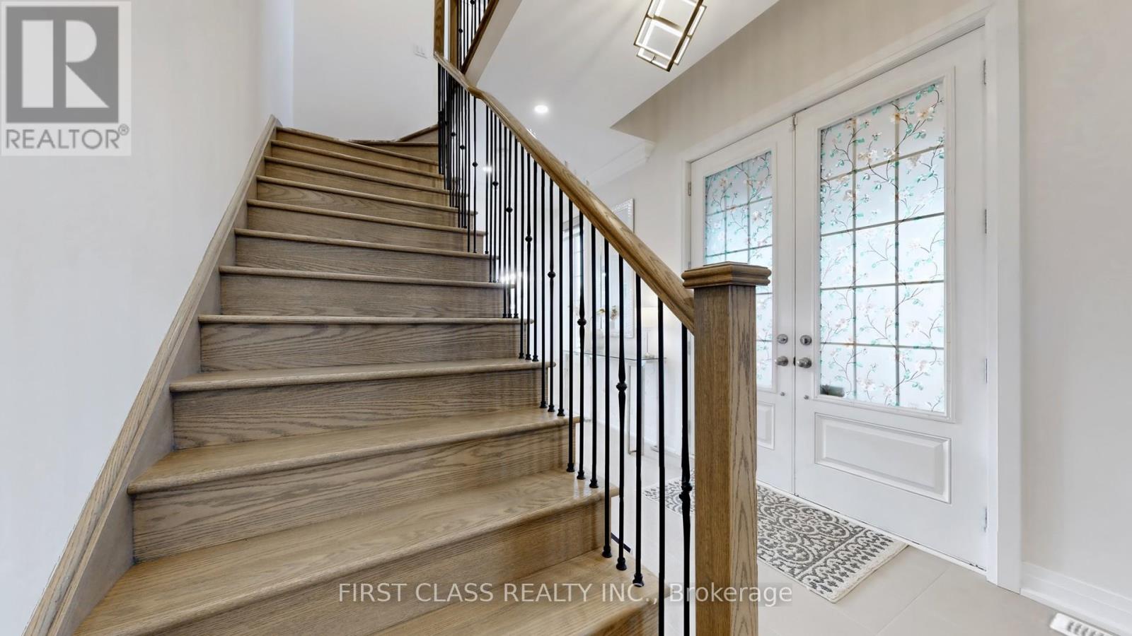 135 Carriage Shop Bend, East Gwillimbury, Ontario  L9N 0Y2 - Photo 24 - N12211595