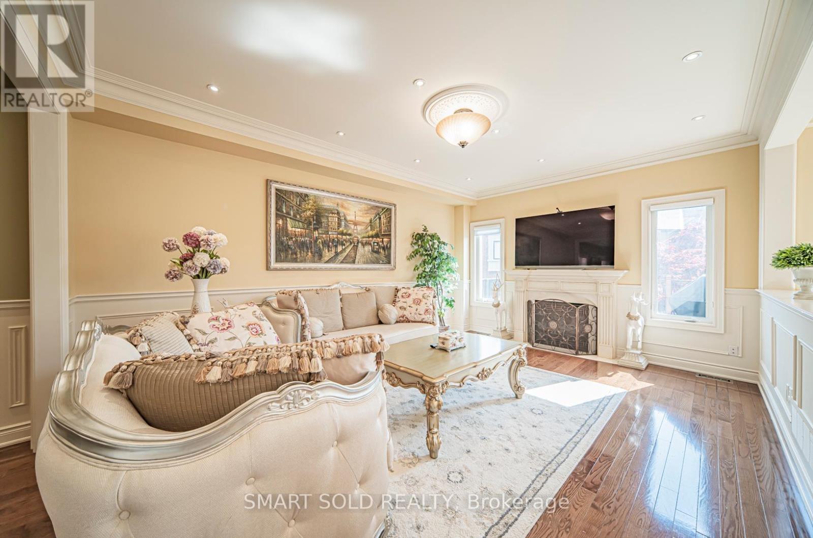 51 Dewpoint Road, Vaughan, Ontario  L4J 9E1 - Photo 3 - N12211600