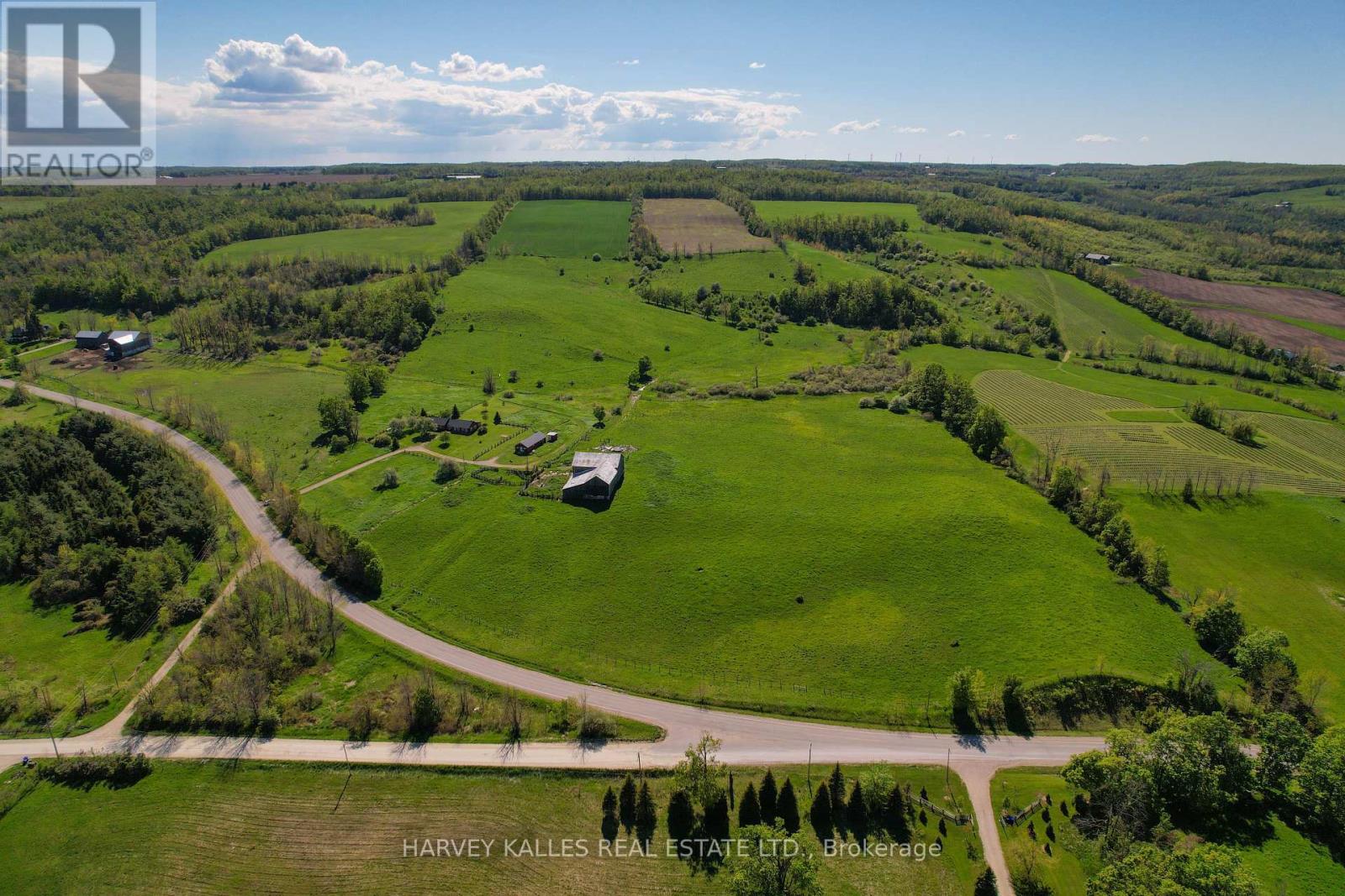 2826 Concession 8 Nottawasaga Glen Huron Road, Clearview, Ontario  L0M 1L0 - Photo 2 - S12211626