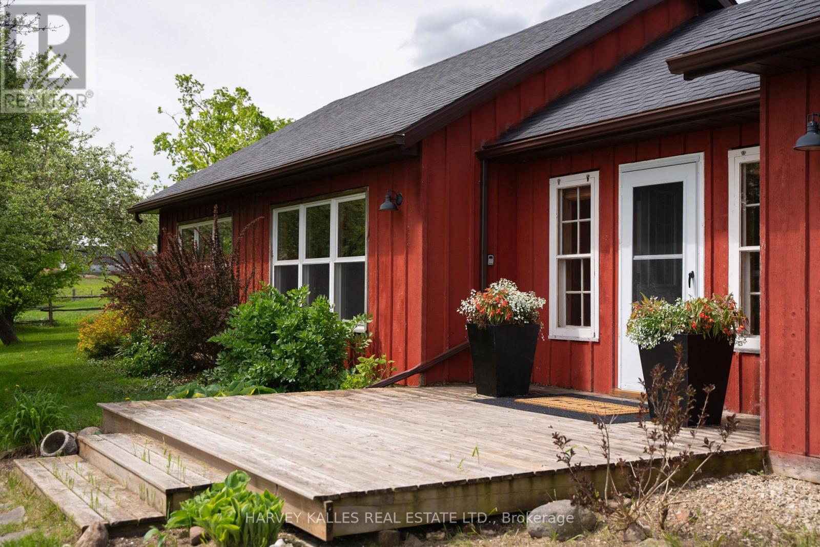 2826 Concession 8 Nottawasaga Glen Huron Road, Clearview, Ontario  L0M 1L0 - Photo 3 - S12211626