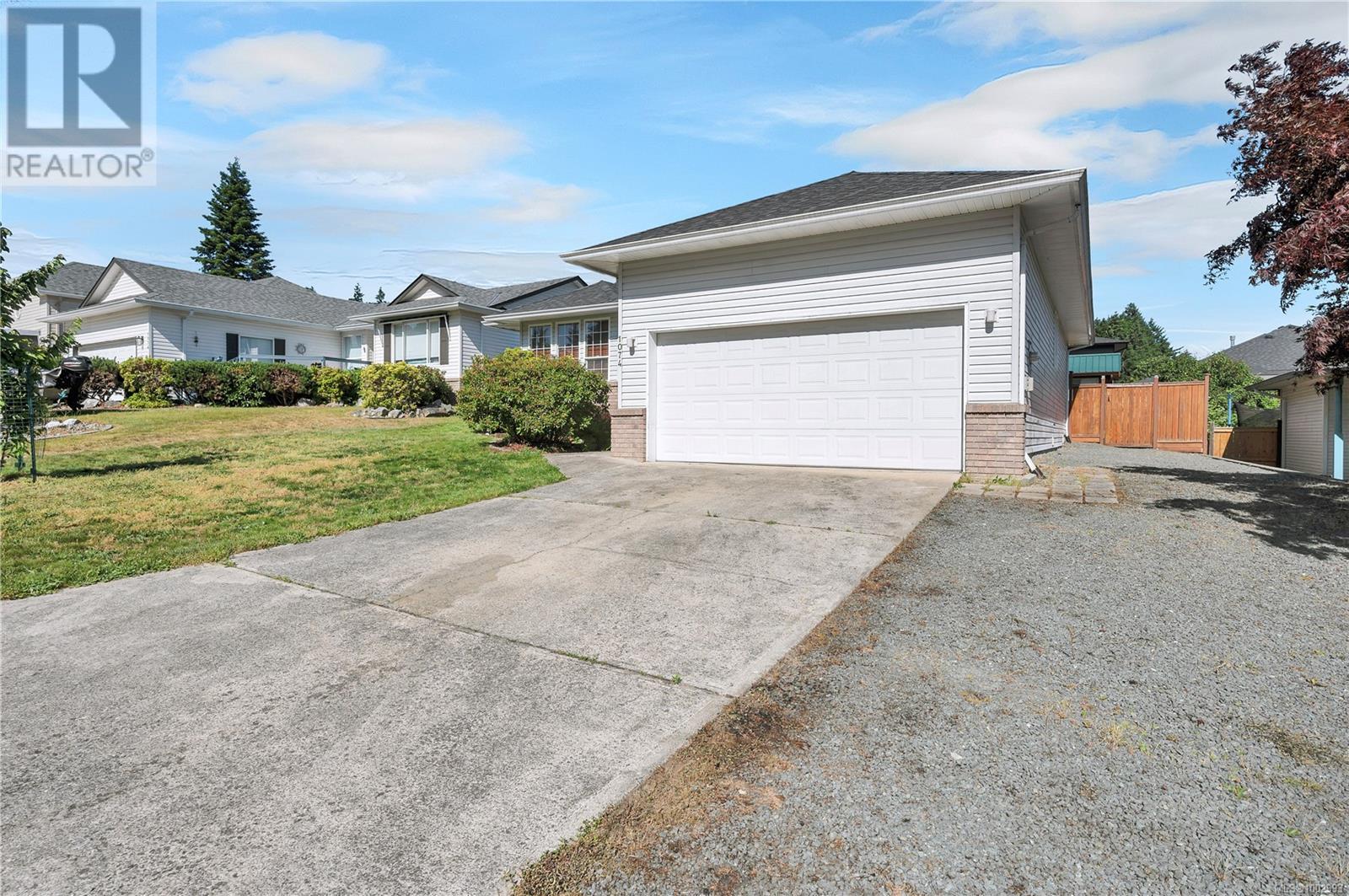 Property at 1074 Springbok Rd image 2