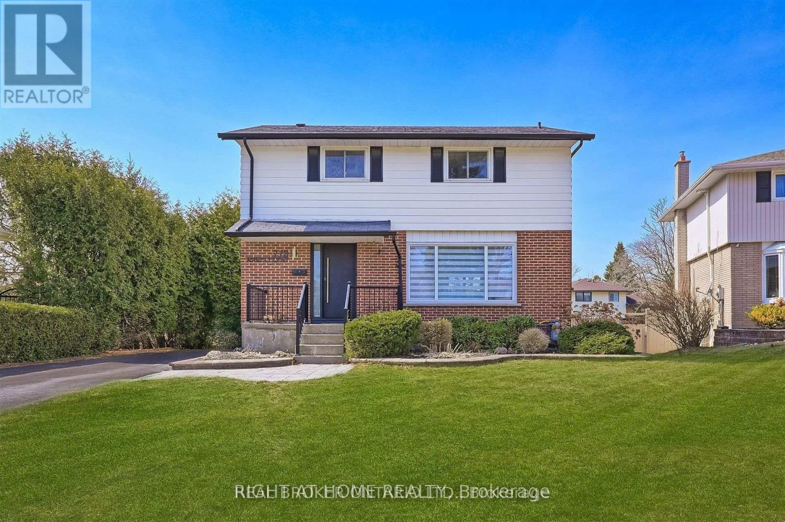 Upper-778 Ashley Court, Oshawa, Ontario  L1G 2Y5 - Photo 2 - E12211642