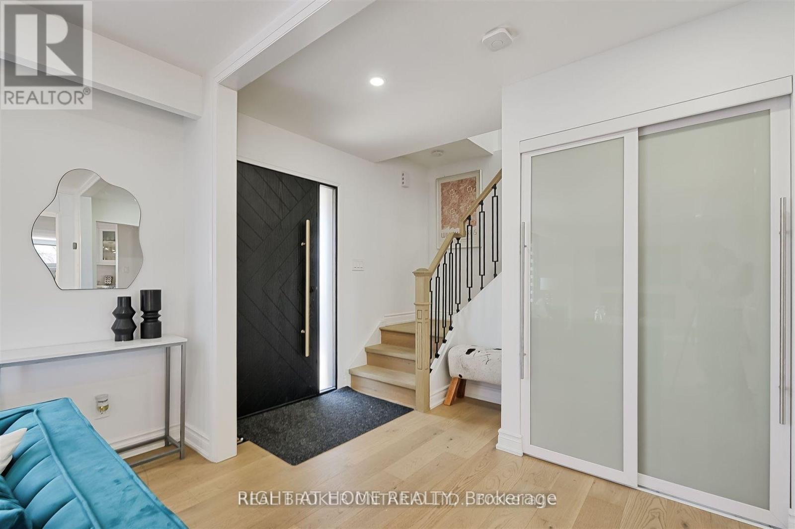 Upper-778 Ashley Court, Oshawa, Ontario  L1G 2Y5 - Photo 3 - E12211642