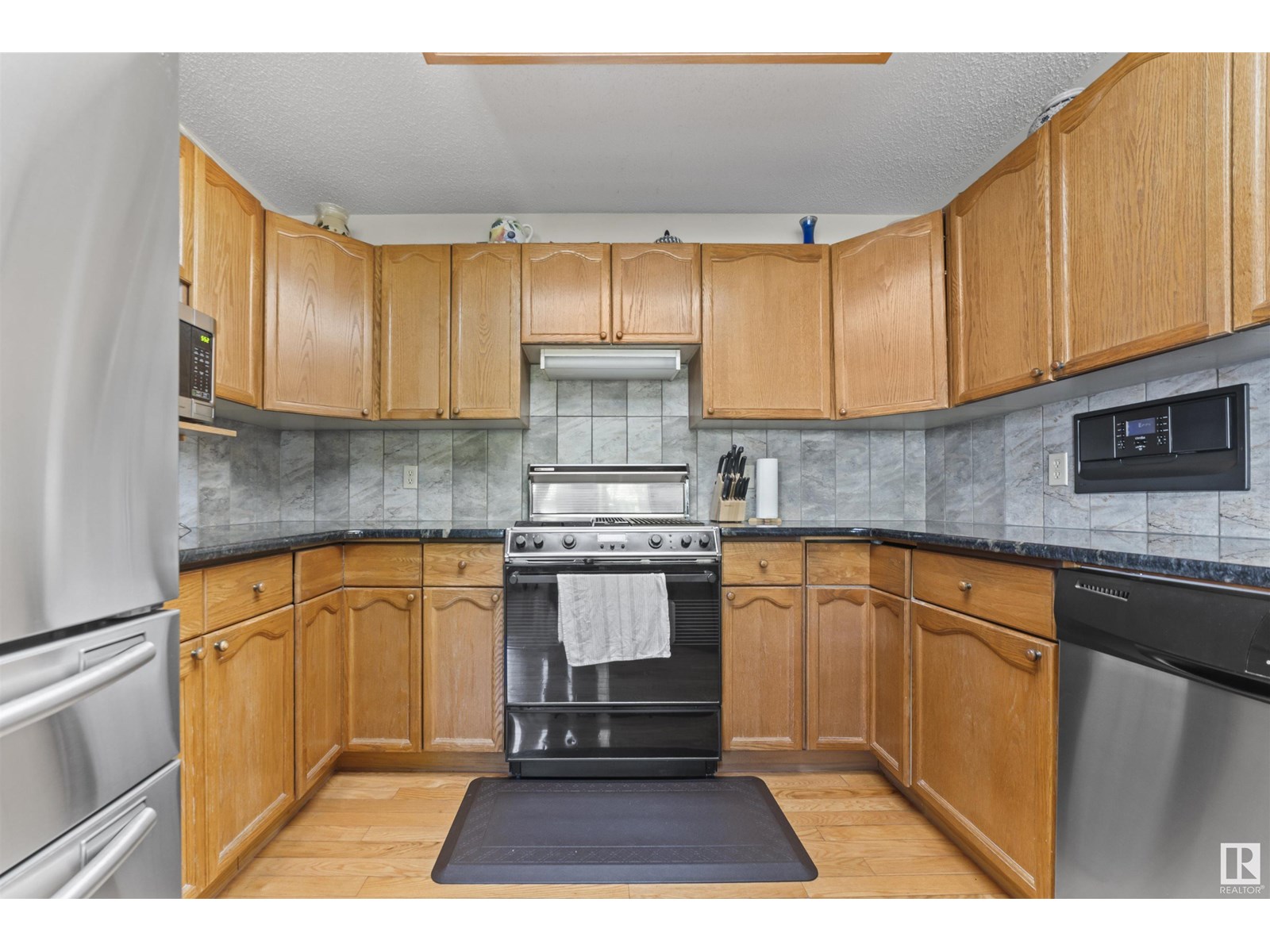 604 Burgess Cl Nw, Edmonton, Alberta  T6R 1Z7 - Photo 23 - E4441622