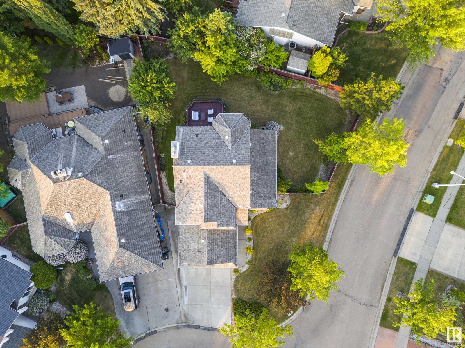 604 Burgess Cl Nw, Edmonton, Alberta  T6R 1Z7 - Photo 3 - E4441622