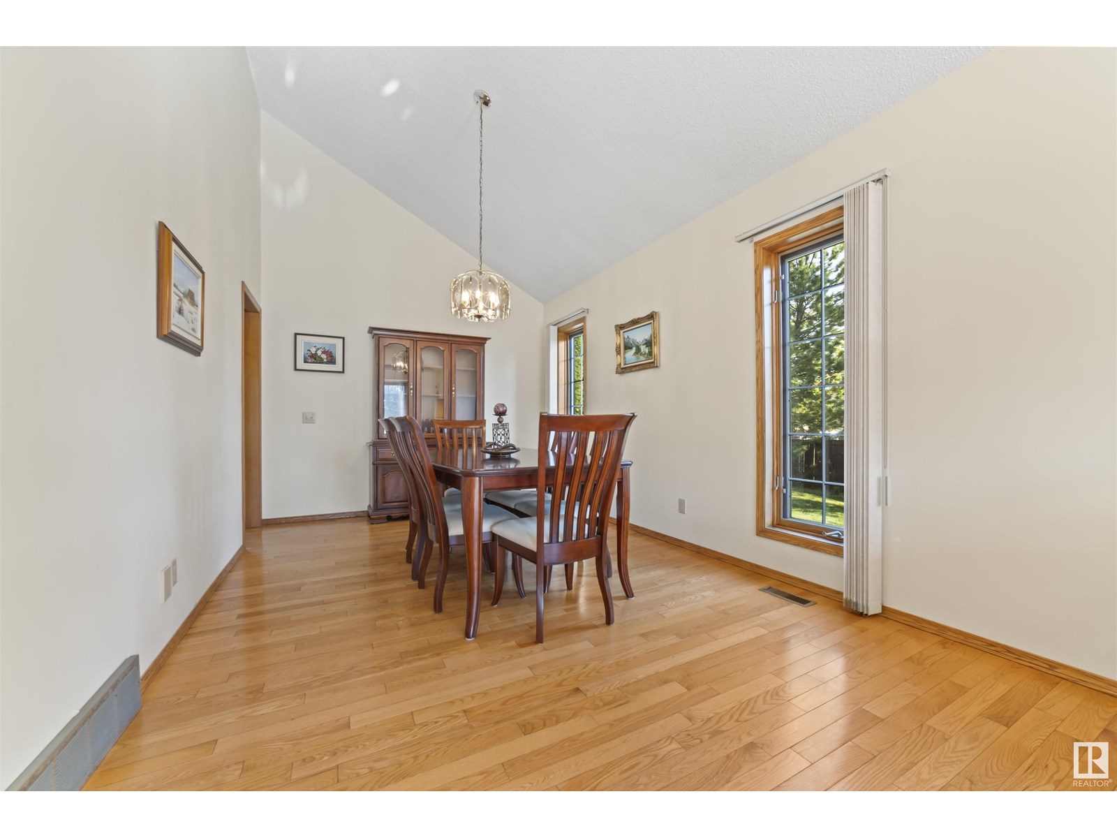 604 Burgess Cl Nw, Edmonton, Alberta  T6R 1Z7 - Photo 9 - E4441622