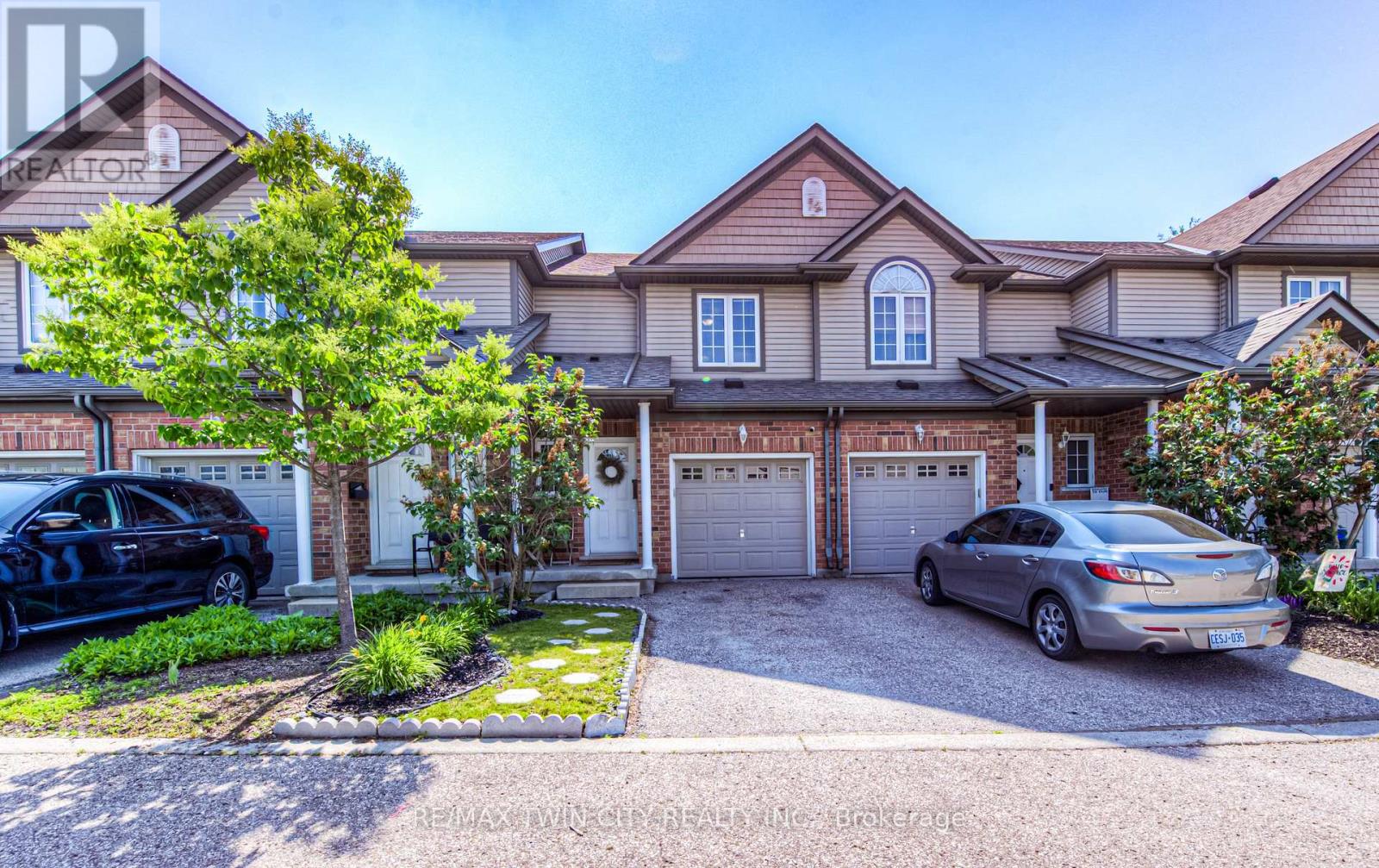 4 - 972 STRASBURG ROAD, Kitchener, Ontario