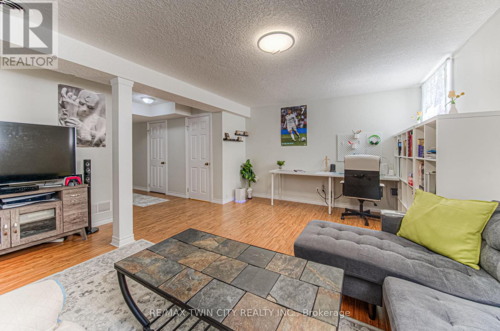 4 - 972 Strasburg Road, Kitchener, Ontario  N2E 2K4 - Photo 34 - X12211644