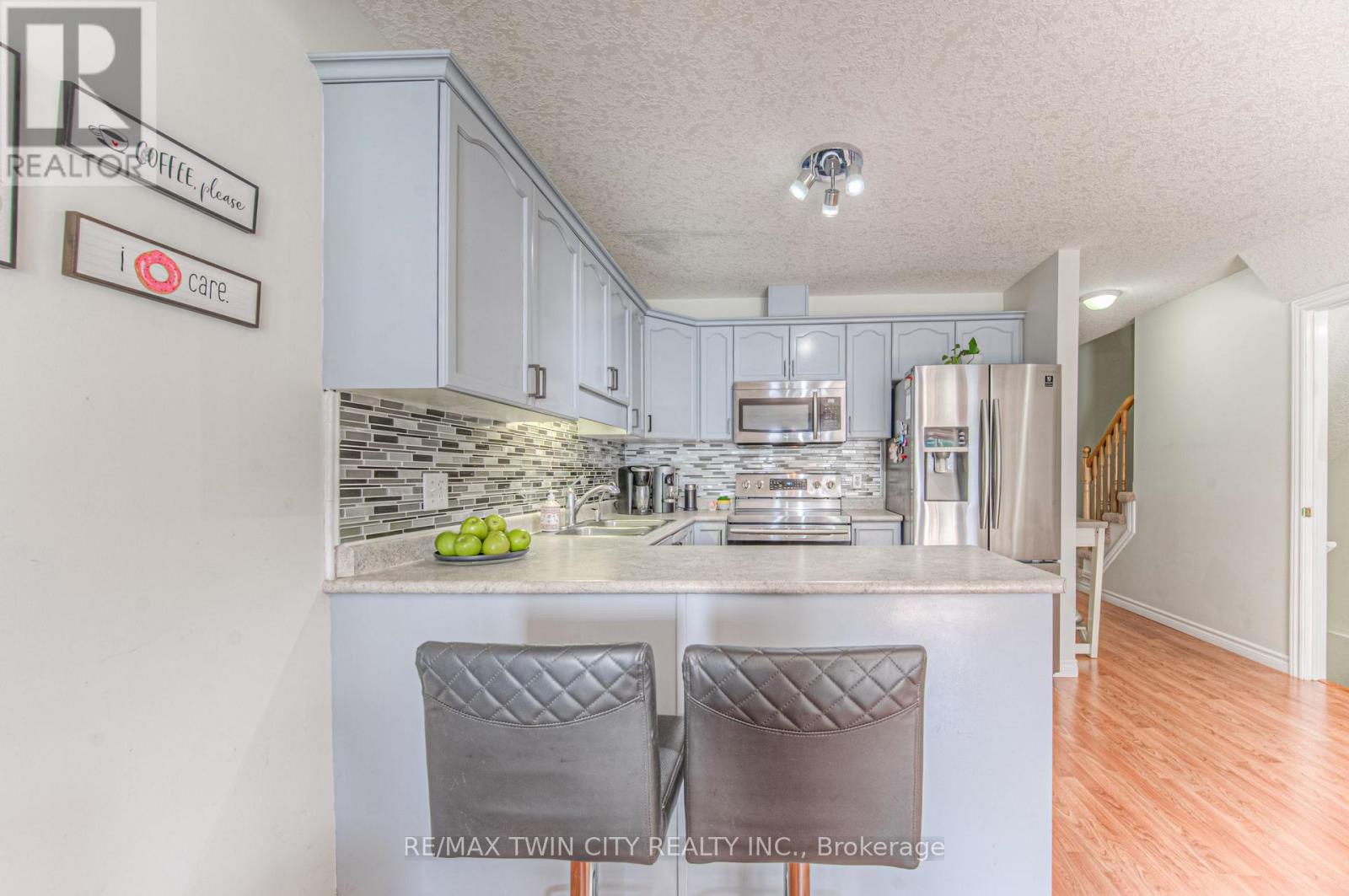 4 - 972 Strasburg Road, Kitchener, Ontario  N2E 2K4 - Photo 8 - X12211644