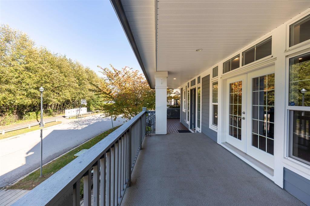 16098 28b Avenue, Surrey, British Columbia  V3Z 3Y6 - Photo 2 - R3013851