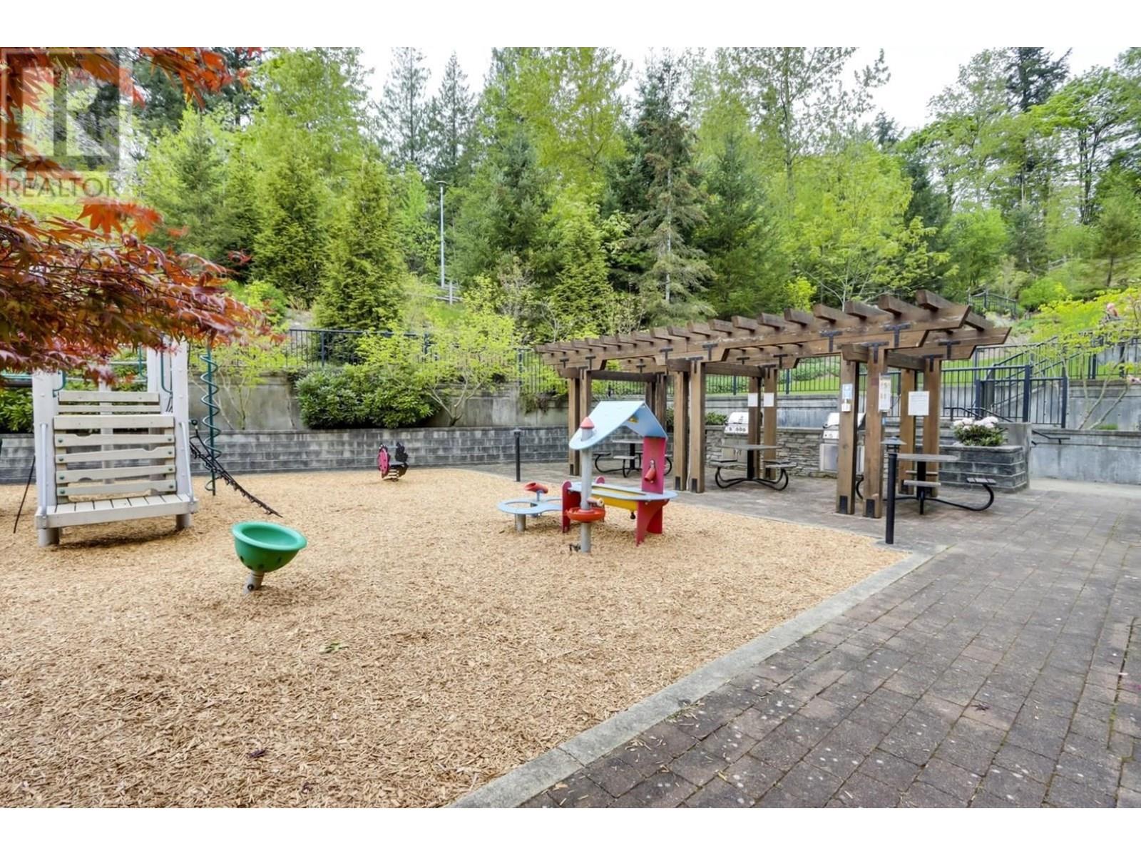 Listing Picture 28 of 33 : 308 7478 BYRNEPARK WALK, Burnaby / 本拿比 - 魯藝地產 Yvonne Lu Group - MLS Medallion Club Member
